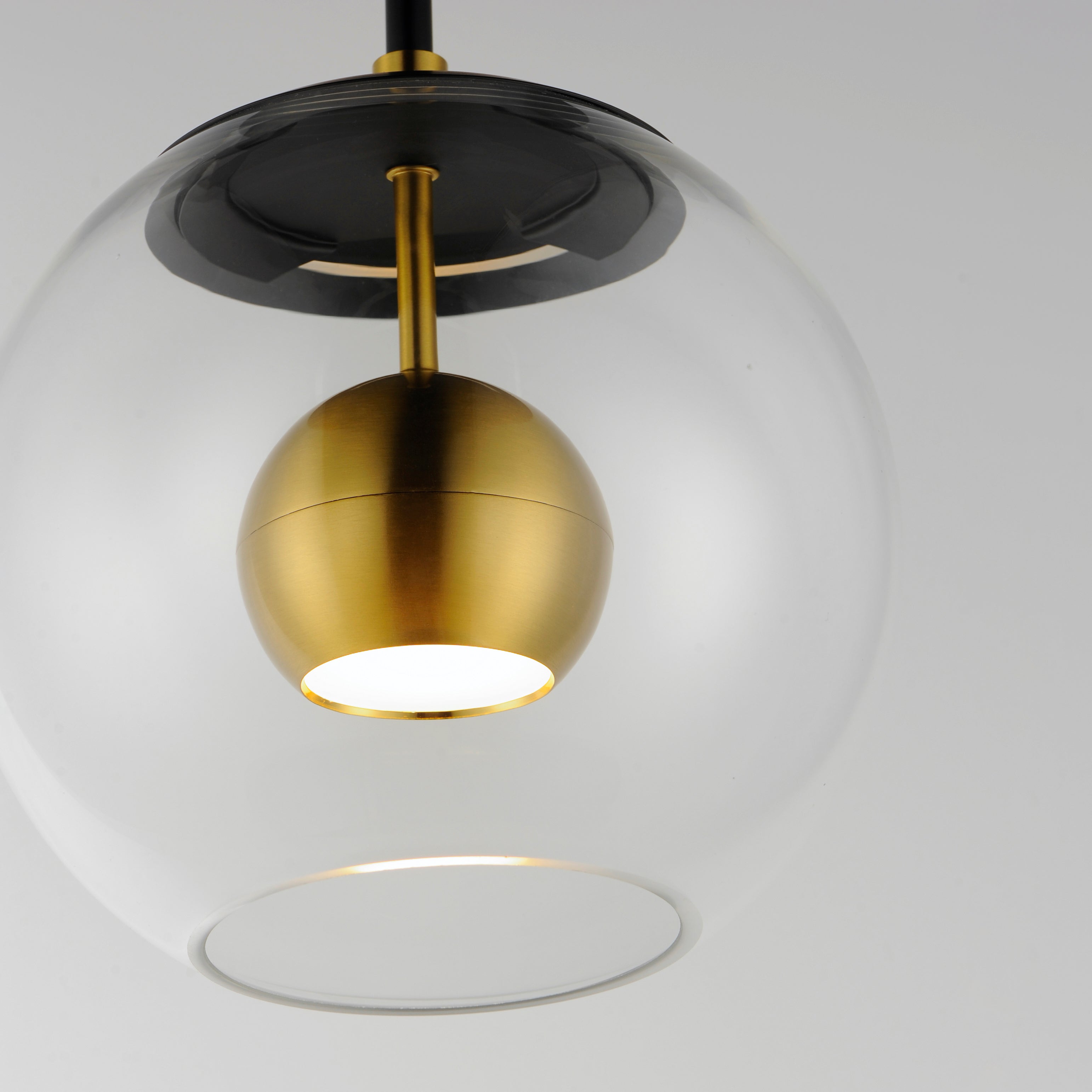 NUCLEUS luminaire noir et doré E25150-BKNAB | Luminaire Plus.ca
