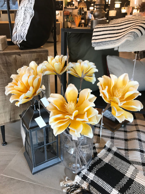 Fleur de mousse jaune et blanche L3777 | Luminaire Plus.ca