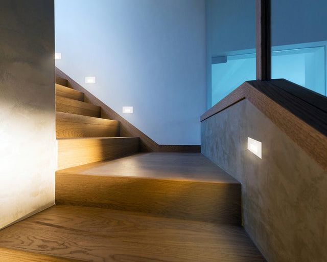 SONIC luminaire de marche blanc ER3003-WH | Luminaire Plus.ca