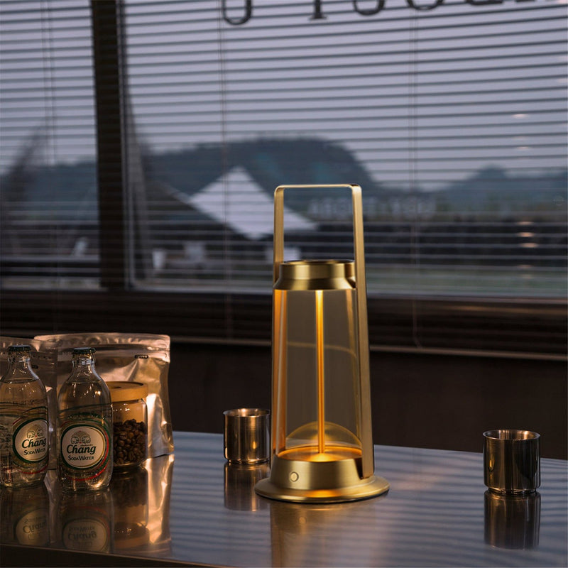 EXPLORER lampe de table portative extérieure T140011-BRASS | Luminaire Plus.ca