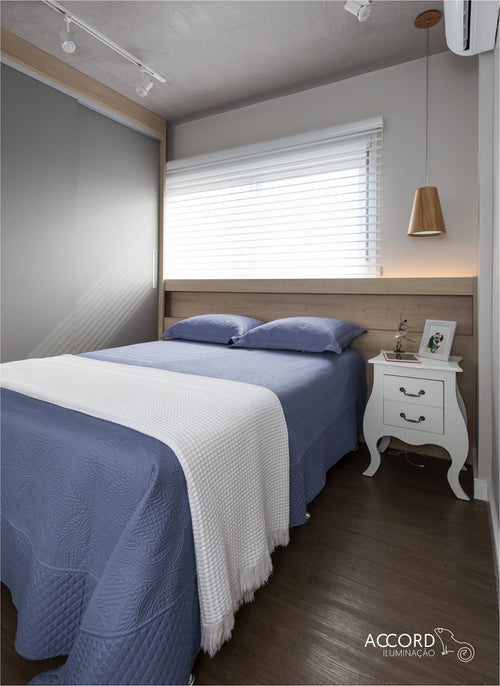 CONICAL luminaire suspendu en bois du Brésil 1130 | Luminaire Plus.ca