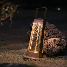 EXPLORER lampe de table portative extérieure T140011-KHAKI | Luminaire Plus.ca